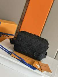 Picture of Louis Vuitton Mens Bags _SKUfw157370687fw